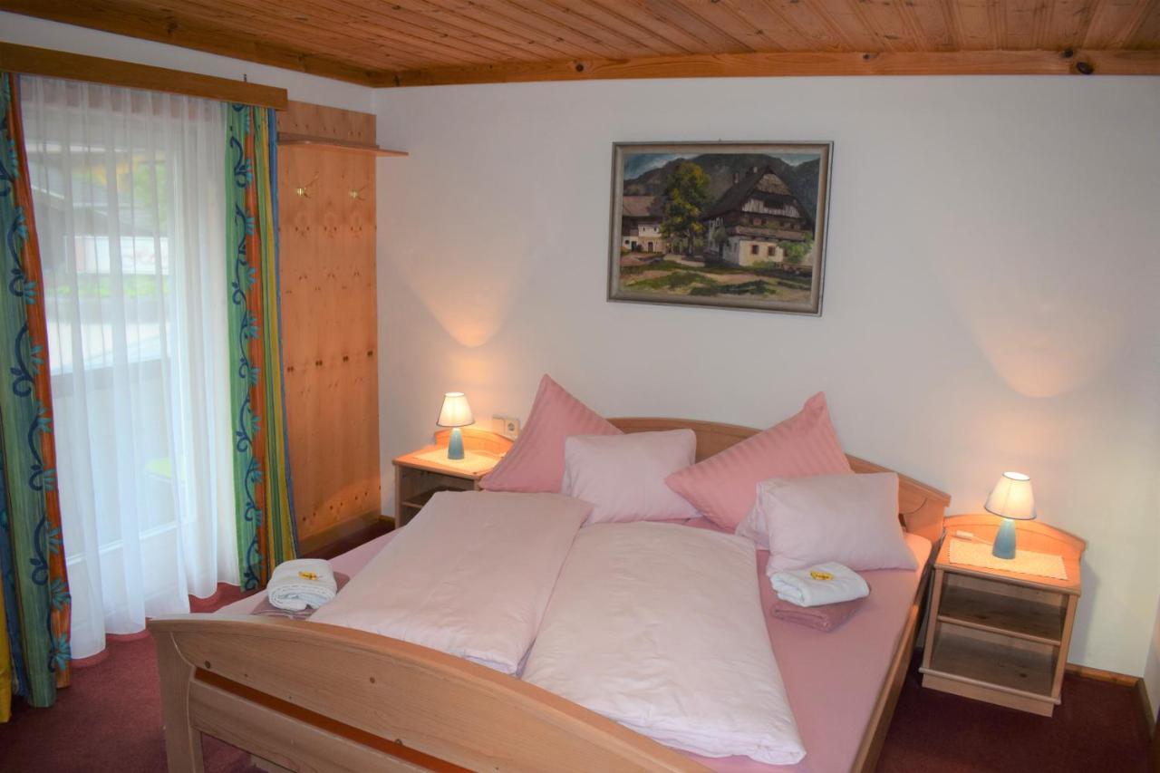 Landhaus Alpenrose - Feriendomizile Pichler Heiligenblut Dış mekan fotoğraf